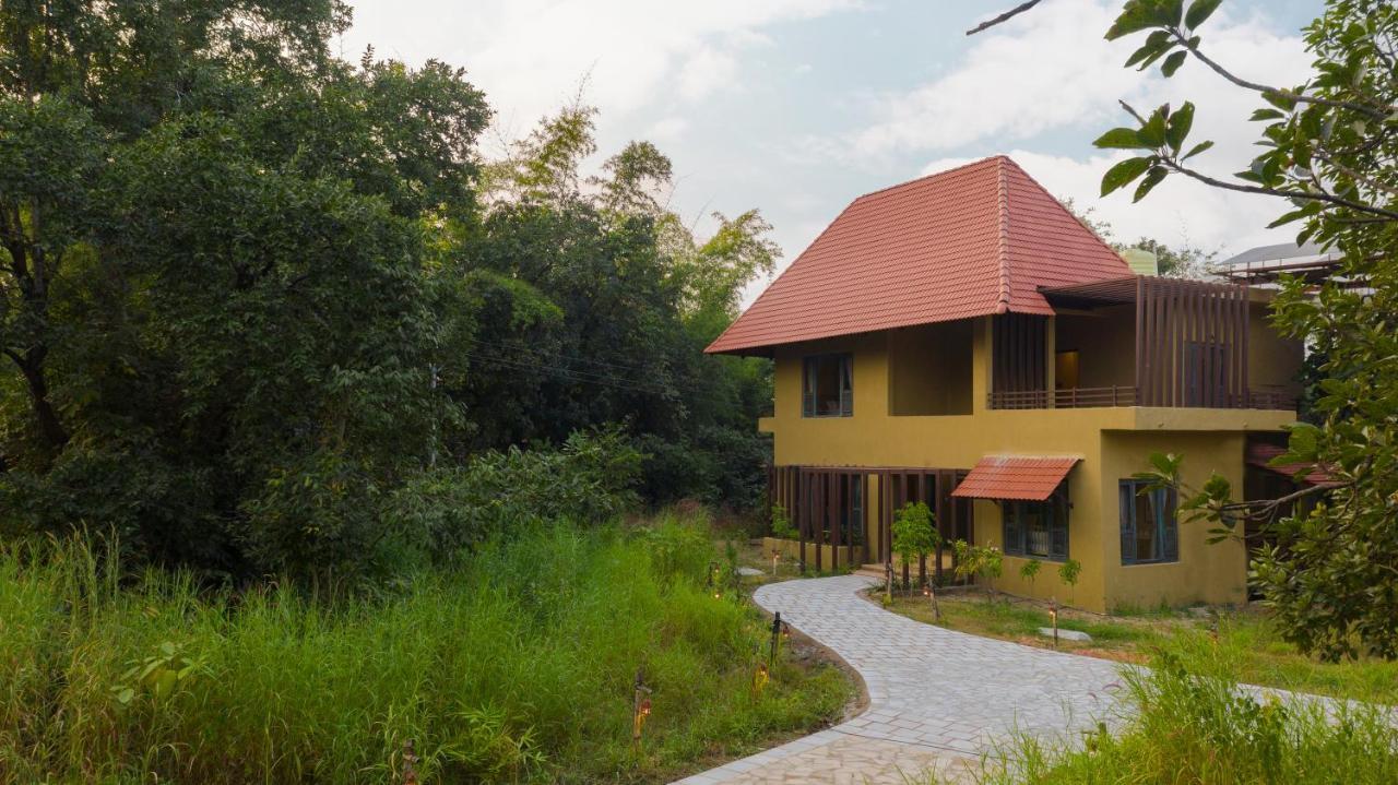 Vannraj Resort And Spa Khawāsa Exterior foto
